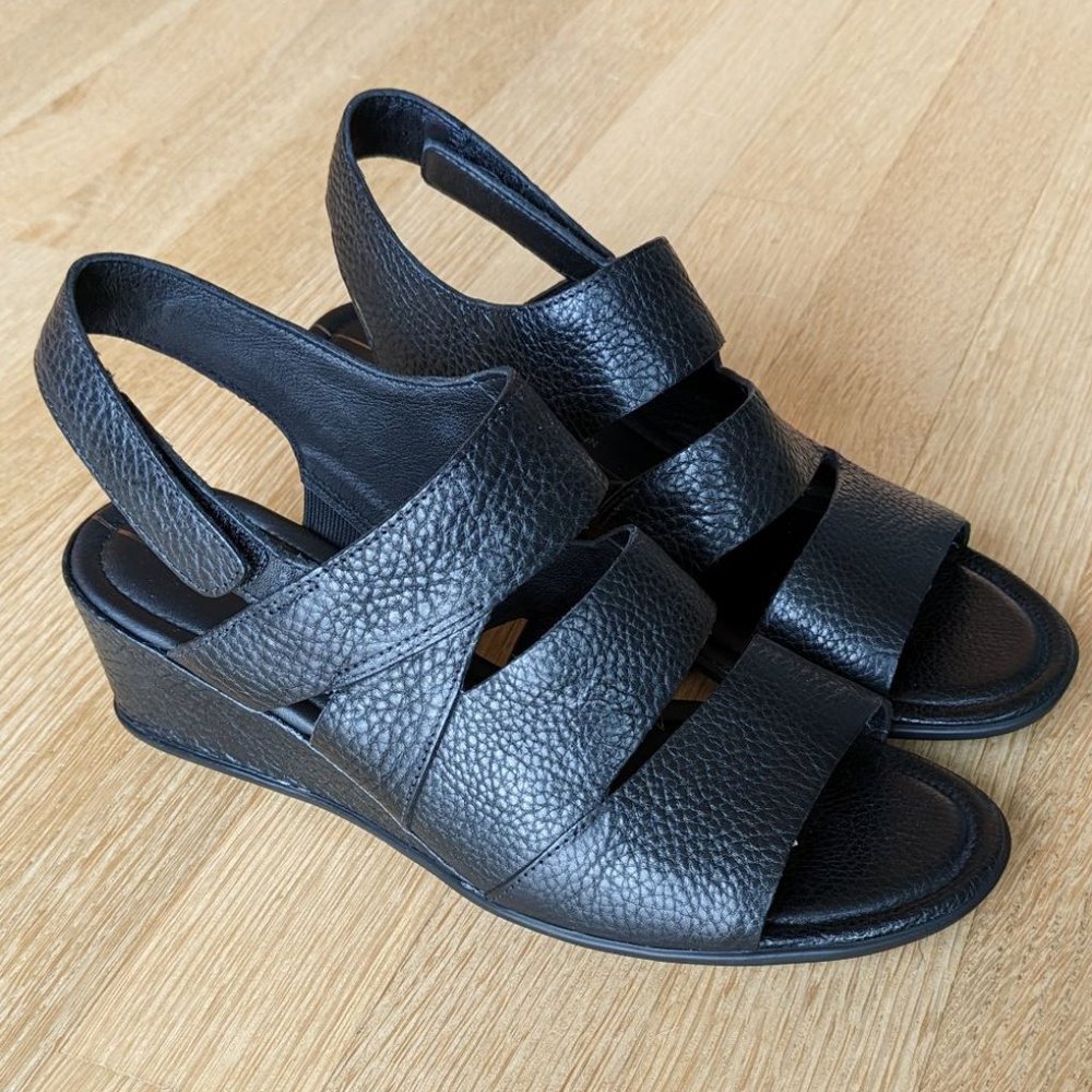 NWOT ECCO Black Shape 35 Wedge Heel Sandals EU35 US5.5-6